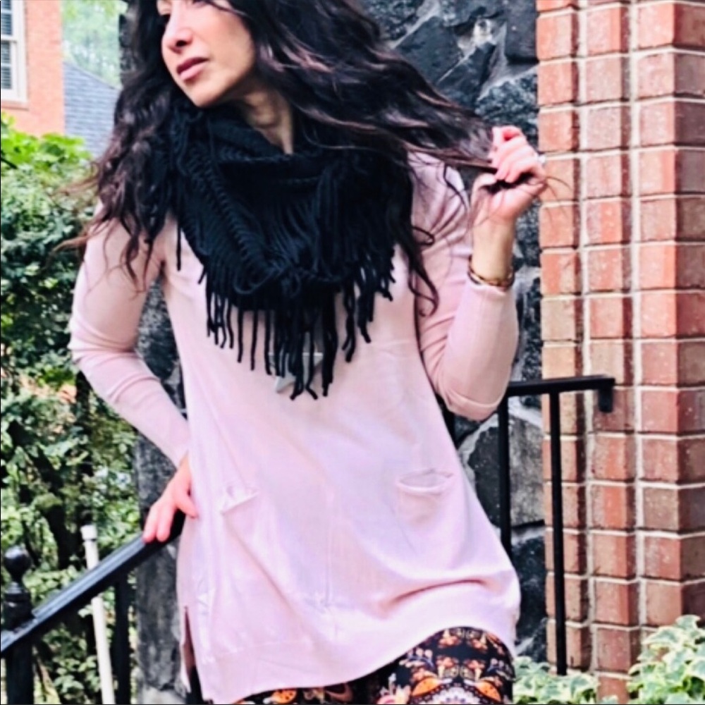Paris fringe style infinity scarf - Picture 6 of 7